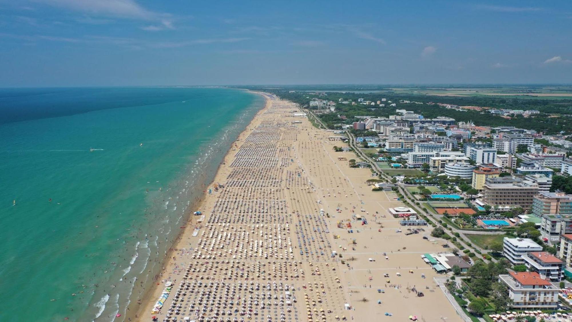 Apartment Luminous Beachside Flat - Beahost Bibione