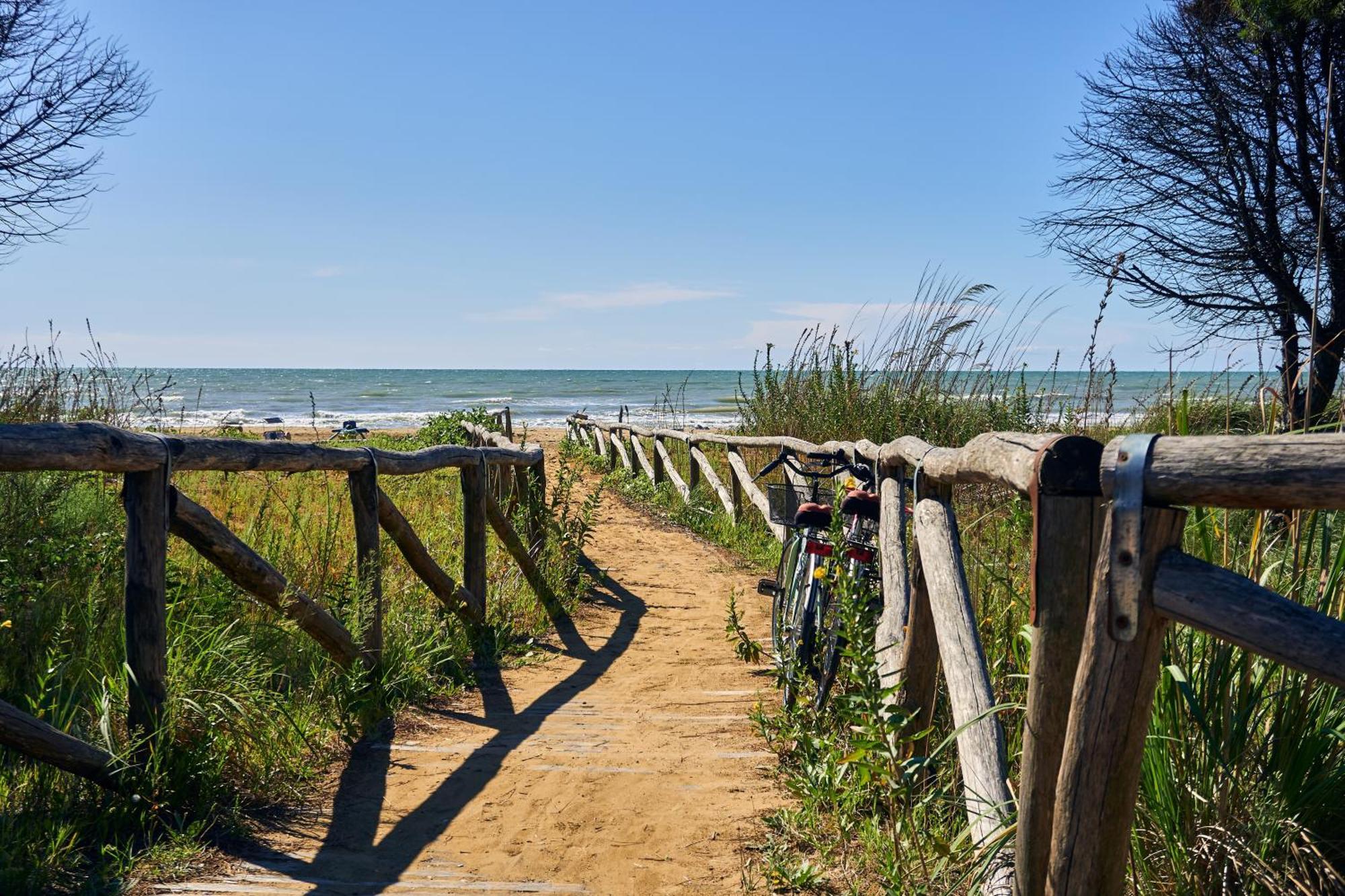Luminous Beachside Flat - Beahost Apartment Bibione