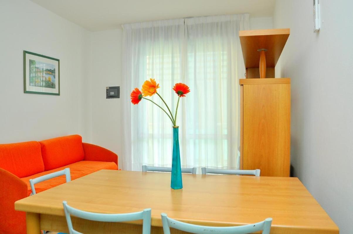 Luminous Beachside Flat - Beahost *